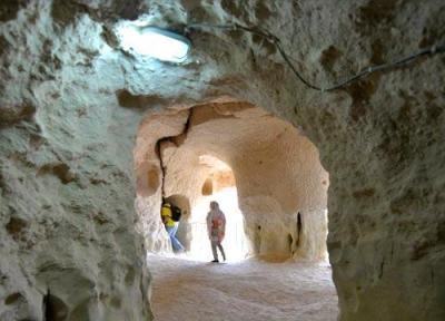 سفری به غارهای رمزآلود خربس در قشم سفری به غارهای رمزآلود خربس در قشم